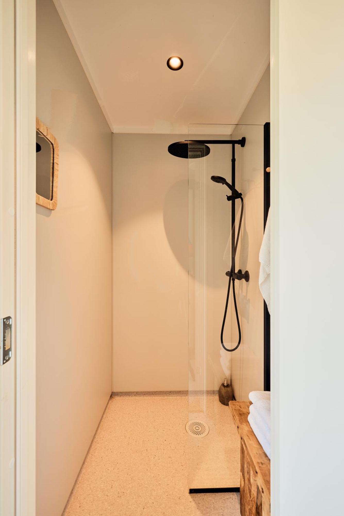 Lodgen ストリン 部屋 写真